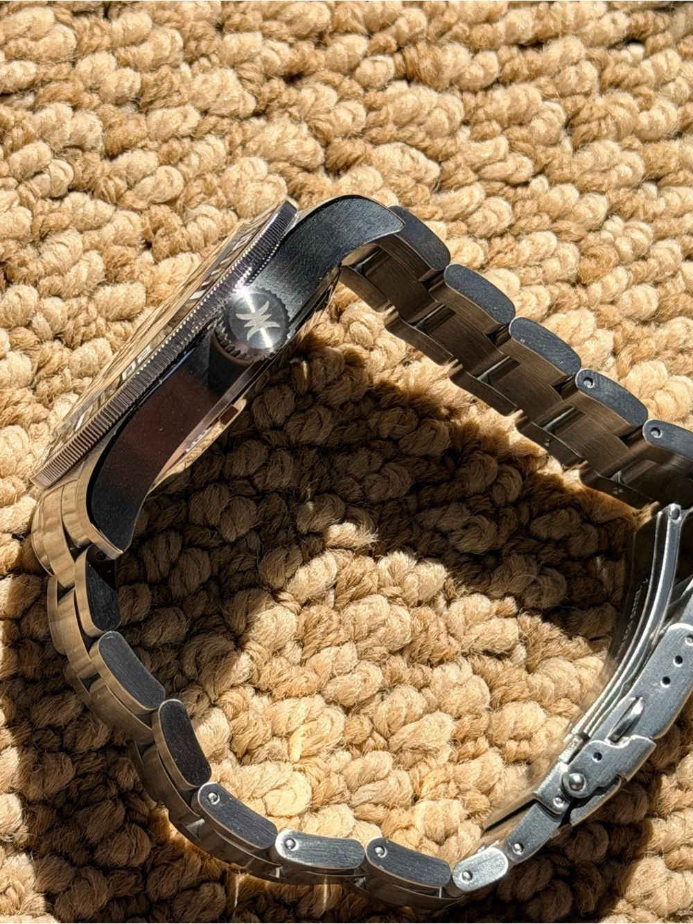 Contrarian Alpha Diver 500 Brand New with Original Box